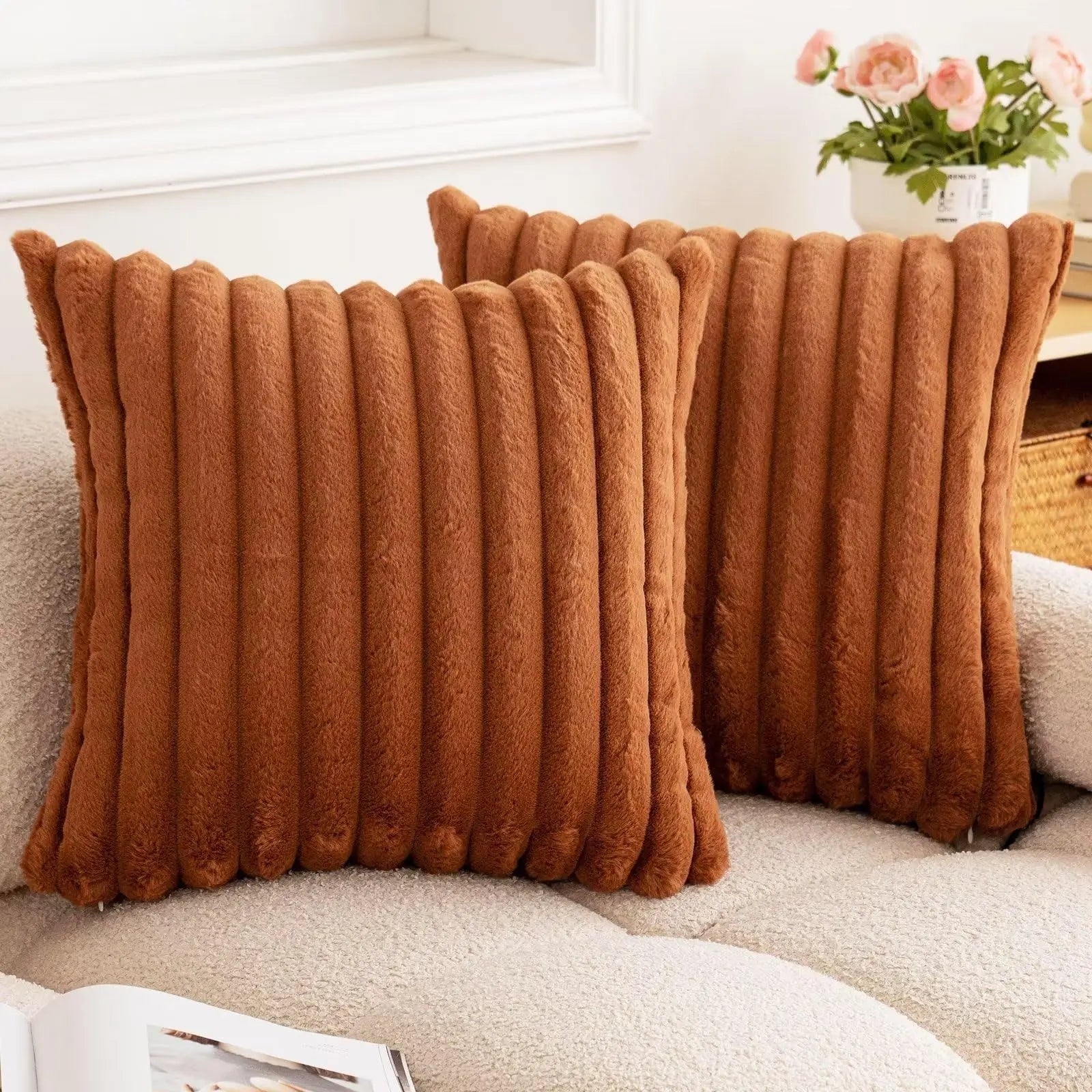 Housse de coussin carrée imitation fourrure de lapin – Rayures épaisses, ultra-douce, décoration canapé 2026