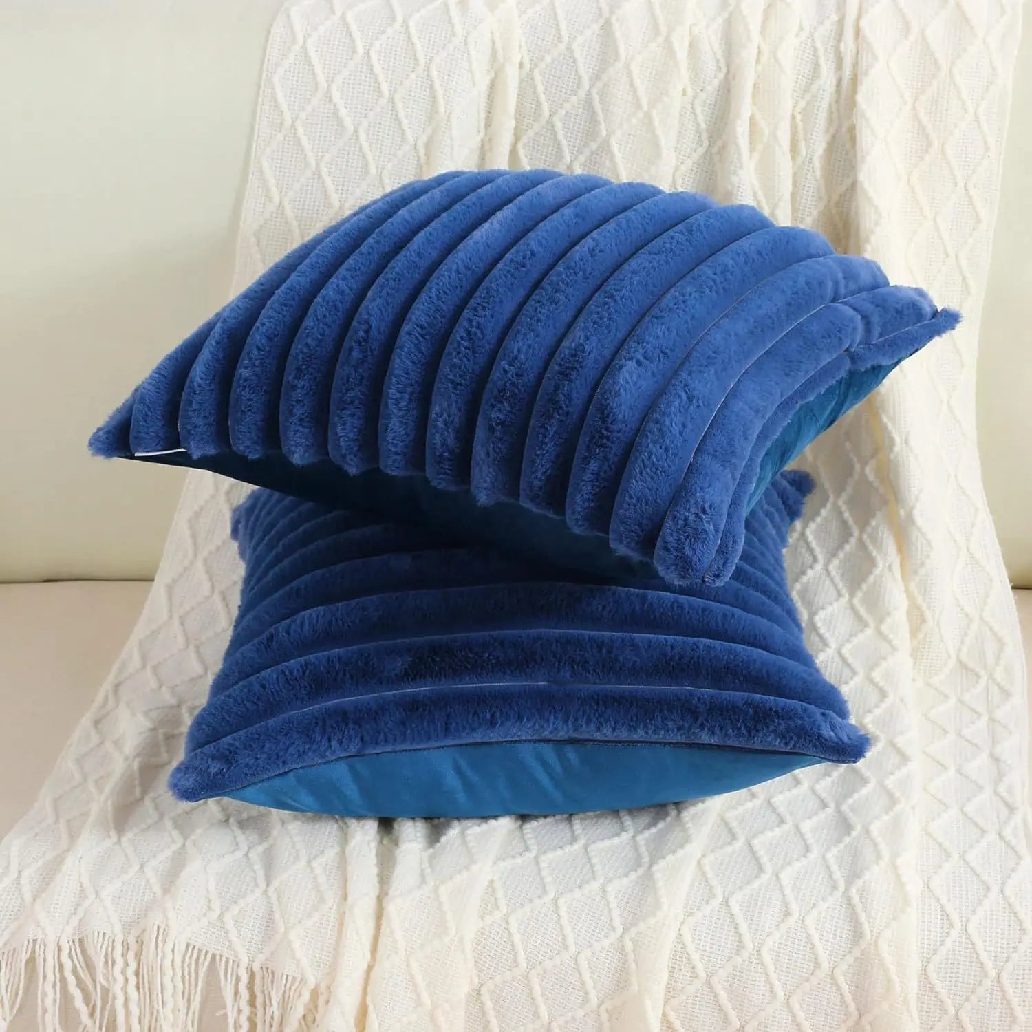 Housse de coussin carrée imitation fourrure de lapin – Rayures épaisses, ultra-douce, décoration canapé 2026