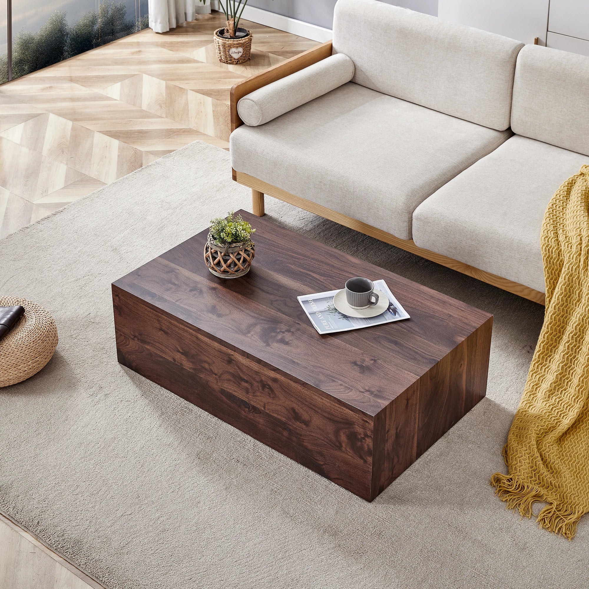Table basse rectangulaire avec structure monobloc & pieds antidérapants – MDF noyer, entretien facile, salon